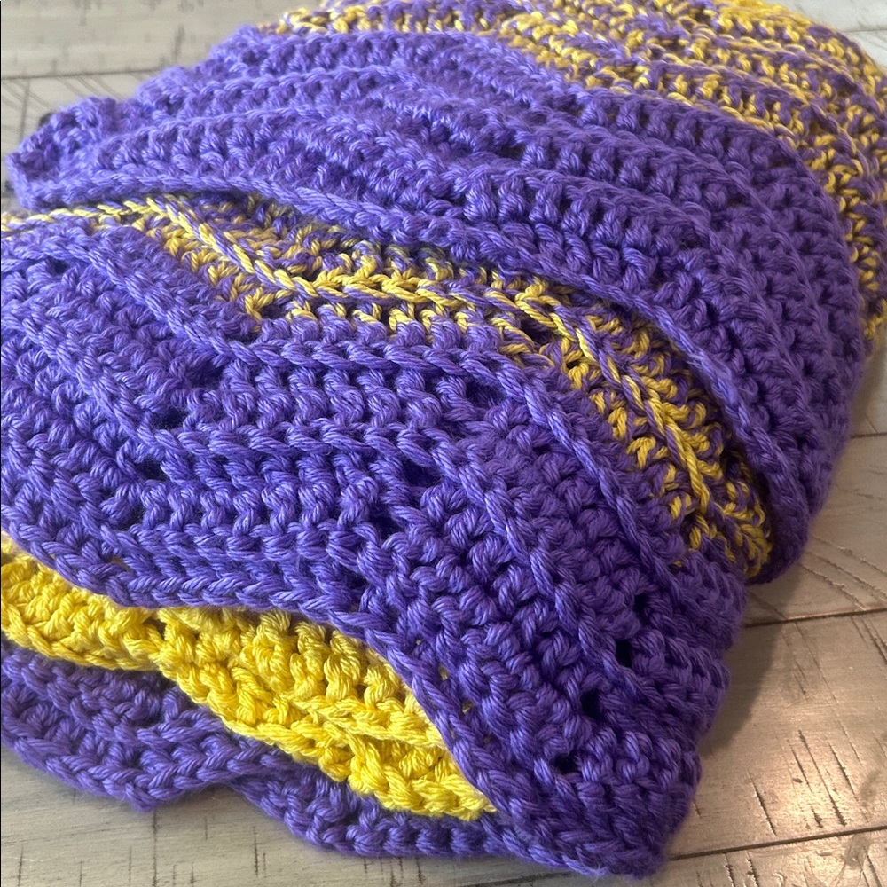 New Hand Knit Blanket Large Cozy Throw Handmade  45X60 New Condition - Picture 4 of 8